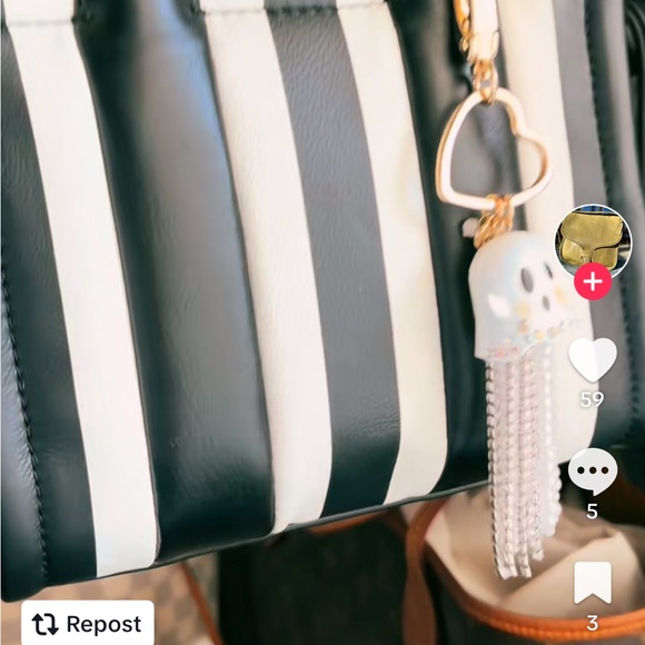 Betsey Johnson Ghost Key Fob Handbag Purse Charm Glow in the Dark Halloween NWT - Picture 11 of 11